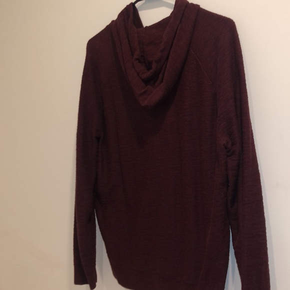 Riverside pullover hoodie. Medium. Color: burgundy - Picture 2 of 3